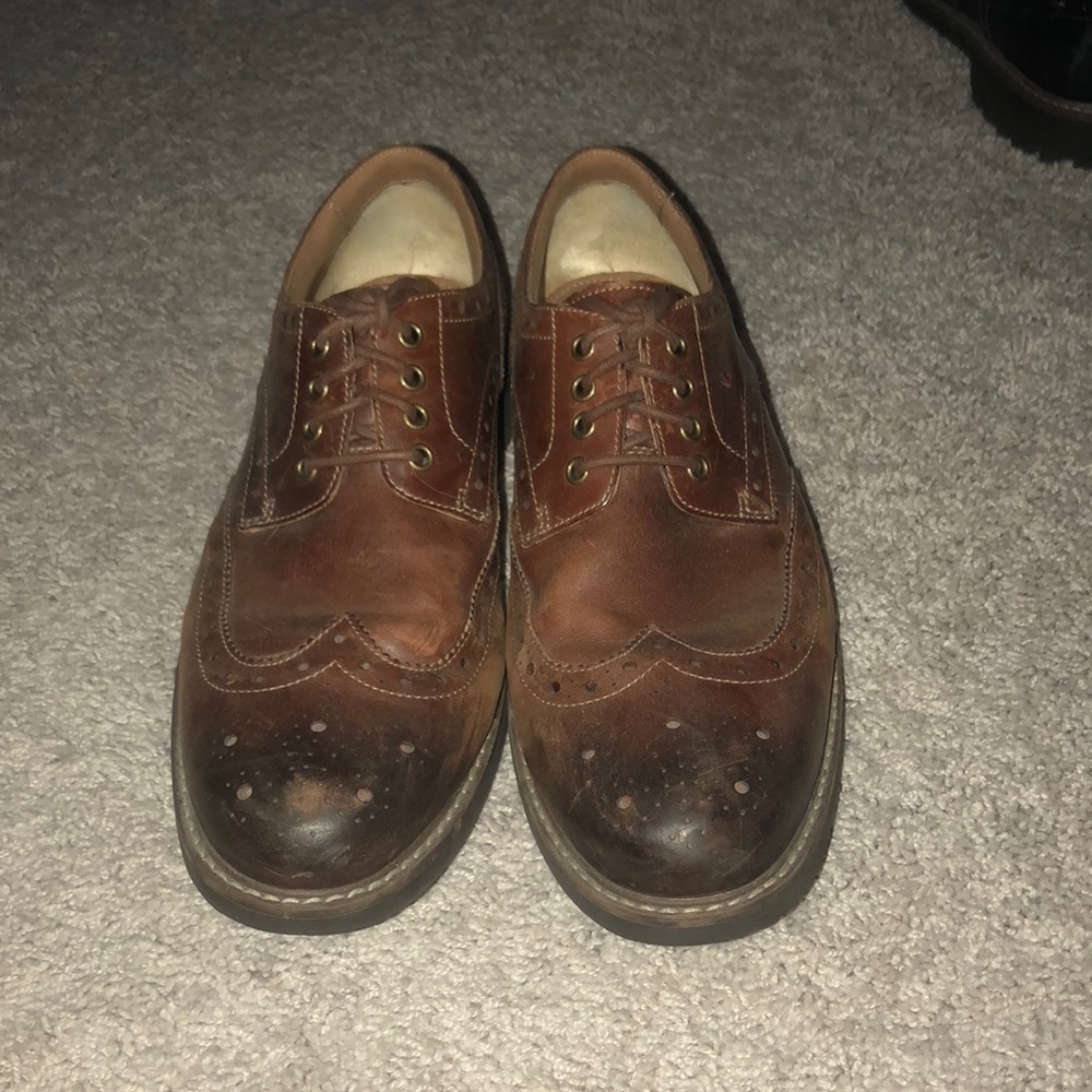 Clark’s Men’s size 12 brown wingtips